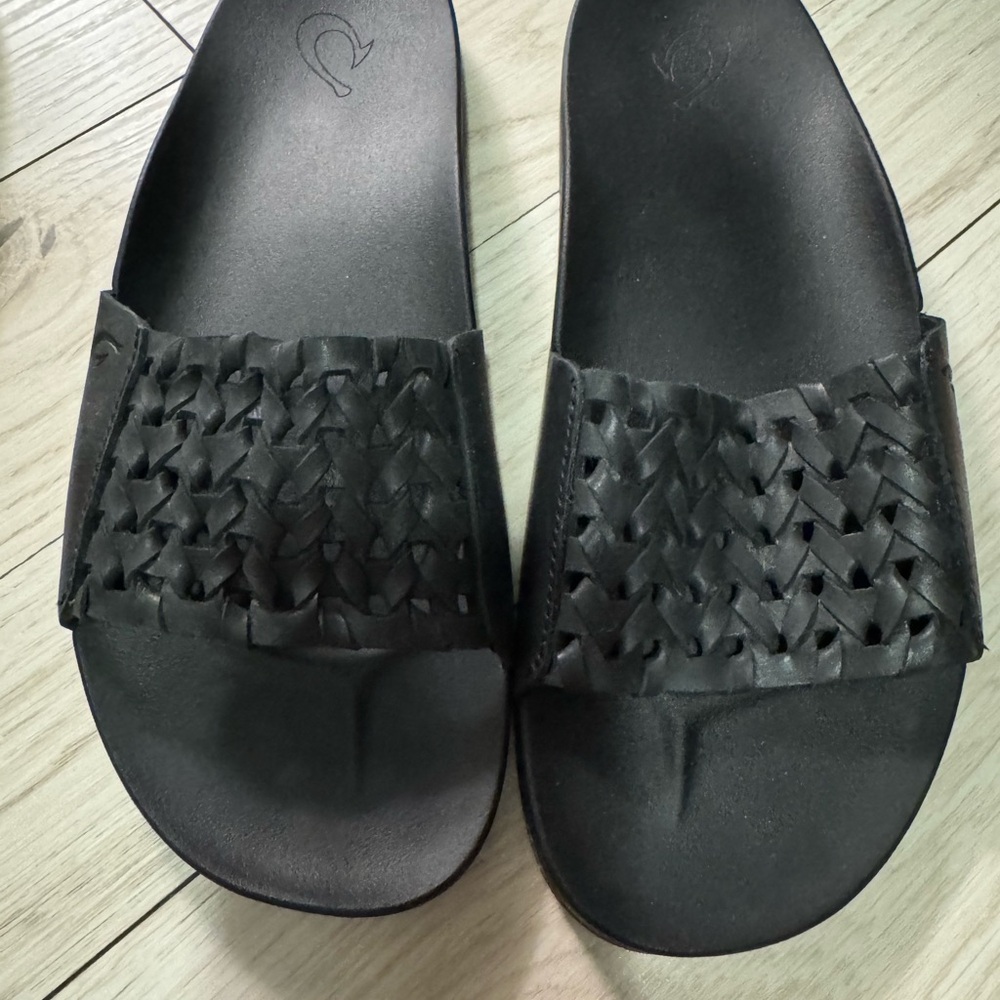 OluKai Black Woven Slide Sandals